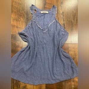 Haptics womens blue Sleeveless Top size small